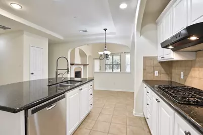 95 Douvaine Court, The Woodlands, TX 77382 - Photo 9