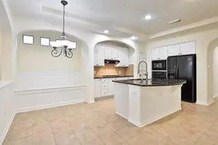 95 Douvaine Ct, The Woodlands, TX 77382 - Photo 7