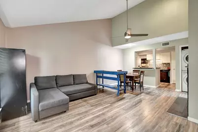 1880 White Oak Drive #102, Houston, TX 77009 - Photo 5