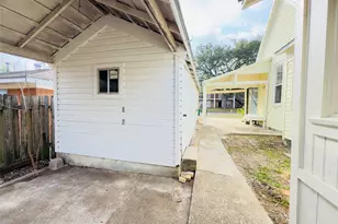 409 Botts St, Brenham, TX 77833 - Photo 17