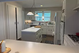 1027 Oleander St, Lake Jackson, TX 77566 - Photo 3