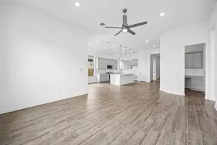 13718 Ballast Grn Dr, Texas City, TX 77568 - Photo 13