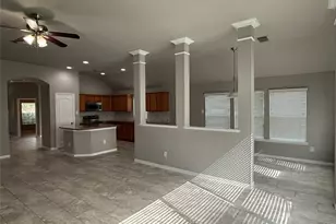 16126 Saxon Hollow Ln, Houston, TX 77084 - Photo 9