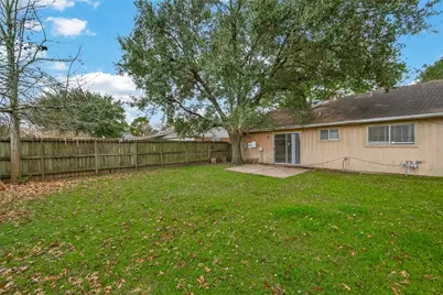7515 Londres Drive, Houston, TX 77083 - Photo 37
