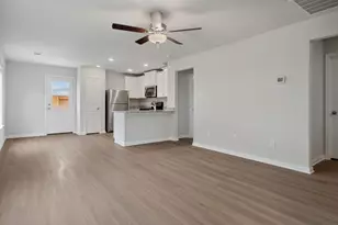 16474 Honeysuckle Hill Dr, Conroe, TX 77303 - Photo 9
