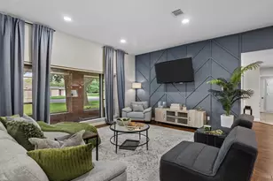 1613 S Hood St, Alvin, TX 77511 - Photo 3