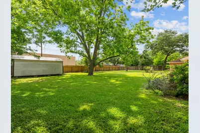 1613 S Hood Street, Alvin, TX 77511 - Photo 33