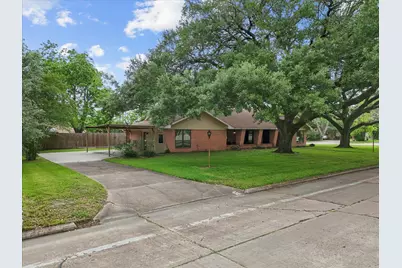 1613 S Hood Street, Alvin, TX 77511 - Photo 9