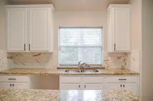 91 N Willow Point Cir, The Woodlands, TX 77382 - Photo 11