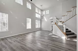 51 E Greywing Cir, The Woodlands, TX 77382 - Photo 3
