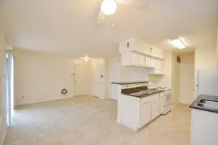 2750 Holly Hall St, Houston, TX 77054 - Photo 9