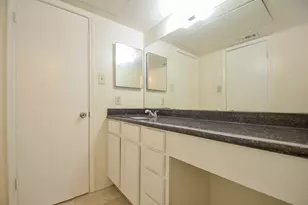 2750 Holly Hall St, Houston, TX 77054 - Photo 17