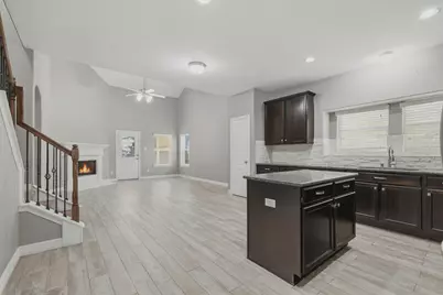 1715 Round Oak Lane, Conroe, TX 77304 - Photo 9