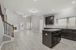 1715 Round Oak Ln, Conroe, TX 77304 - Photo 9