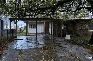 2018 N Avenue H, Freeport, TX 77541 - Photo 5