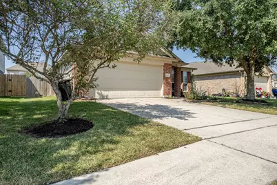 8019 Rosemary Drive, Baytown, TX 77521 - Photo 7