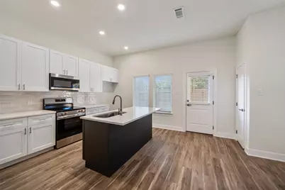 410 W Marlin St W, Willis, TX 77378 - Photo 7