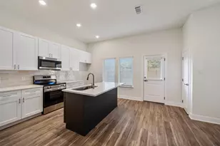 410 W Marlin St W, Willis, TX 77378 - Photo 7