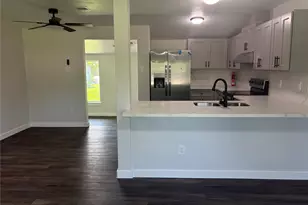 55 Periwinkle Ct, Lake Jackson, TX 77566 - Photo 3