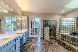 15569 Crown Oaks Dr, Montgomery, TX 77316 - Photo 19