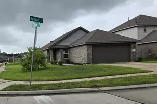 201 Bennett St, Angleton, TX 77515 - Photo 1