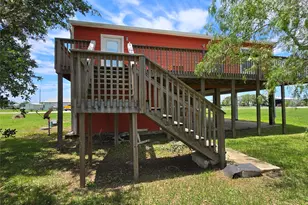 205 Buckskin Dr, Palacios, TX 77465 - Photo 9