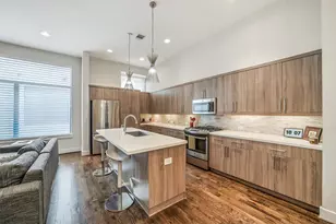 1004 California St, Houston, TX 77006 - Photo 11