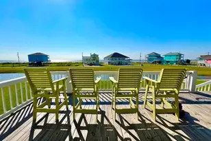 3174 Sea Castle Dr, Crystal Beach, TX 77650 - Photo 3