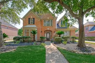 18 Turtle Creek Manor, Sugar Land, TX 77479 - Photo 3