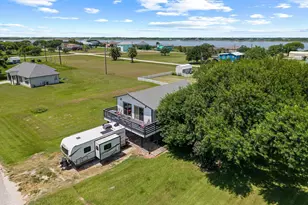 654 Calumet Dr, Palacios, TX 77465 - Photo 25