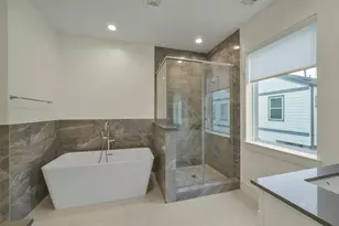 760 W Donovan St, Houston, TX 77091 - Photo 19