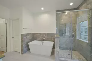 760 W Donovan St, Houston, TX 77091 - Photo 21