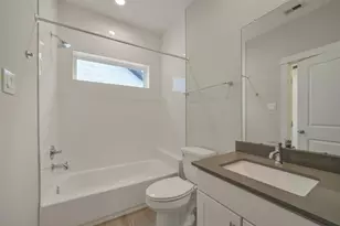 760 W Donovan St, Houston, TX 77091 - Photo 25