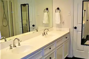 435 N Rivershire Dr, Conroe, TX 77304 - Photo 23