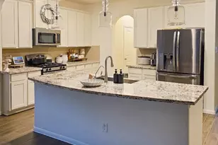 1706 Prairie Ridge Ct, Angleton, TX 77515 - Photo 5