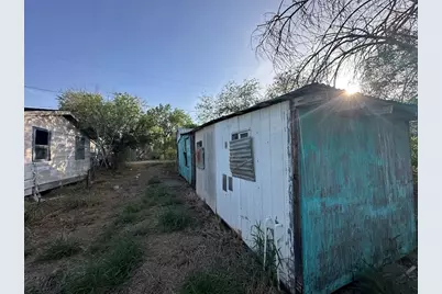 807 Jay, Cotulla, TX 78014 - Photo 5