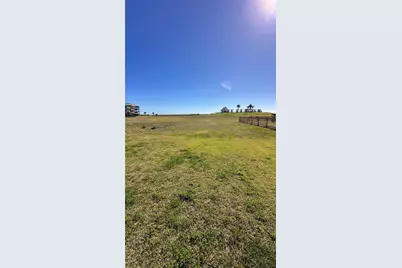 410 Seagrass, Gilchrist, TX 77617 - Photo 7