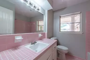 8003 Sharpview Dr, Houston, TX 77036 - Photo 19