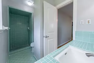 8003 Sharpview Dr, Houston, TX 77036 - Photo 25