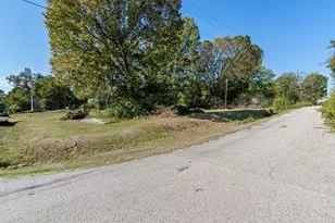214 E Beaumont Ave, Onalaska, TX 77360 - Photo 5