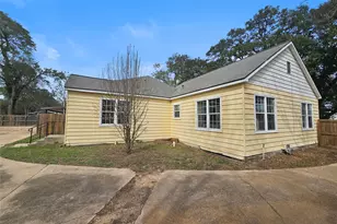 1023 Meyer St, Sealy, TX 77474 - Photo 9