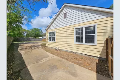 1023 Meyer Street, Sealy, TX 77474 - Photo 11