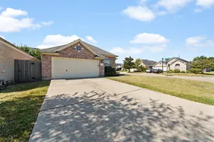 12119 Lakewood Villa Dr, Tomball, TX 77377 - Photo 1