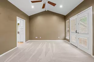 294 Sugar Berry Cir, Houston, TX 77024 - Photo 25