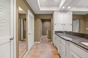 294 Sugar Berry Cir, Houston, TX 77024 - Photo 27