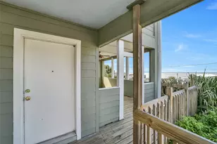 2507 Bay Oaks Harbor Dr, Baytown, TX 77523 - Photo 5