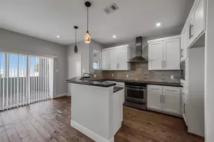 2507 Bay Oaks Harbor Dr, Baytown, TX 77523 - Photo 13