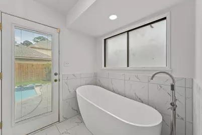 6711 Walton Heath Drive, Houston, TX 77069 - Photo 17