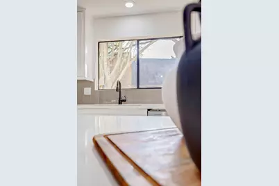 10303 Chevy Chase Drive, Houston, TX 77042 - Photo 15