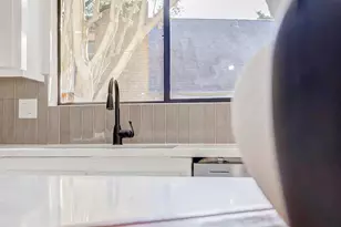 10303 Chevy Chase Dr, Houston, TX 77042 - Photo 15